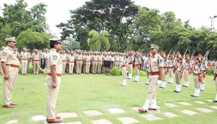 Cyberabad Police Commissioner Unfurled The National Flag