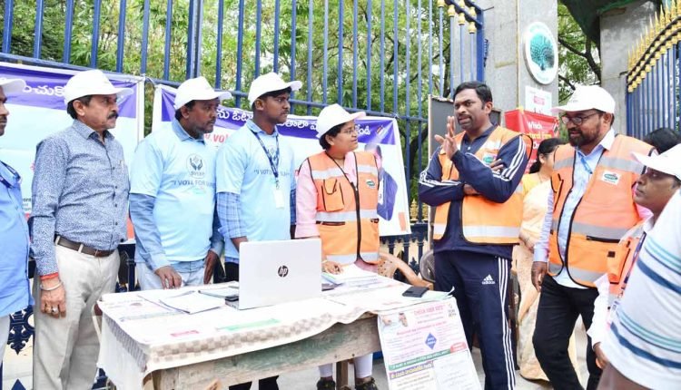 GHMC Commissioner Inspects KBR Park Voter Enrollment Center