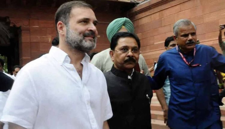 Rahul Gandhi Along With Mother Sonia Gandhi Arrived At Parliament