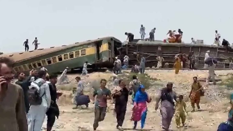 Train Accident In Pakistan: 15 Dead, 40 Injured 