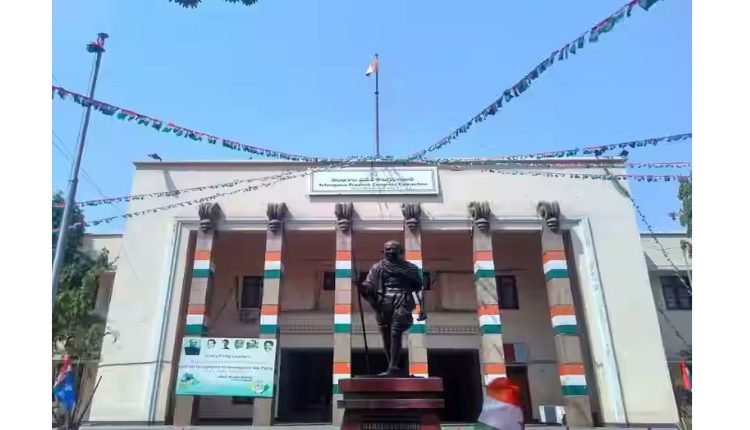 Delhi Police Again In Gandhi Bhavan: Notices To Four Others