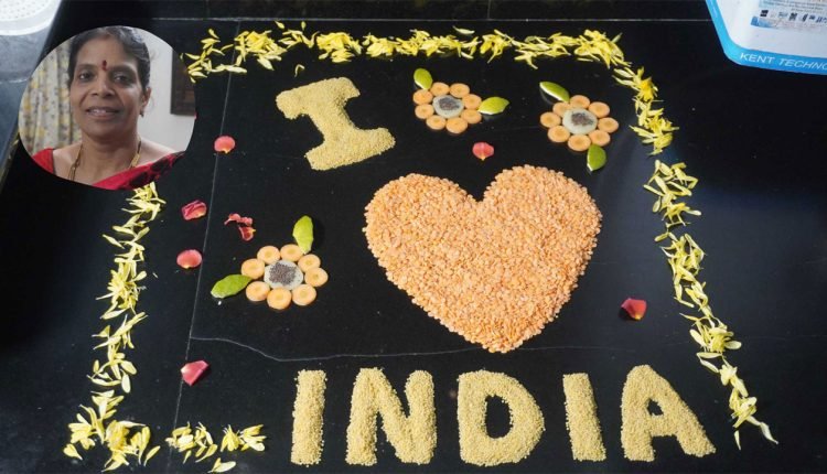 An Apartment Residents' To Celebrate Independence Day in a Novel Way