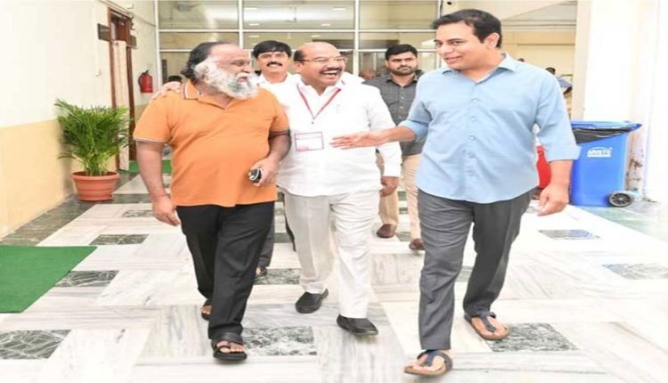 Funny Discussion Between Minister KTR And Jagga Reddy At Assembly Lobby