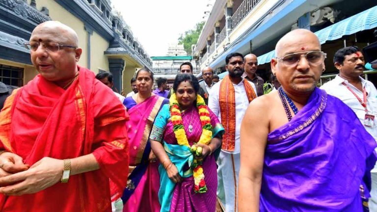 Governor Visited Indrakeeladri Durgamma Temple And Prayed For The Success Of Aditya-L1