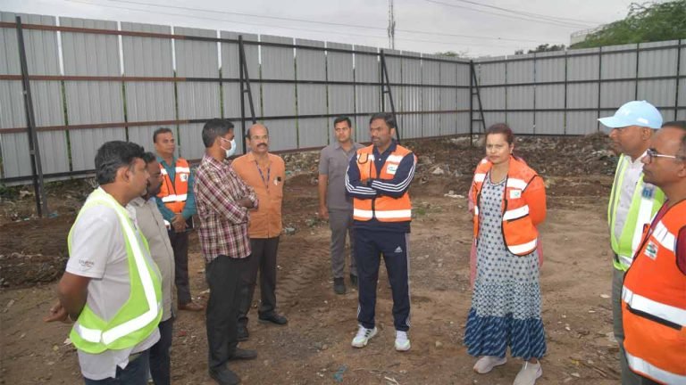Strict Action Against Illegal Dumping Of The Construction Waste: Commissioner
