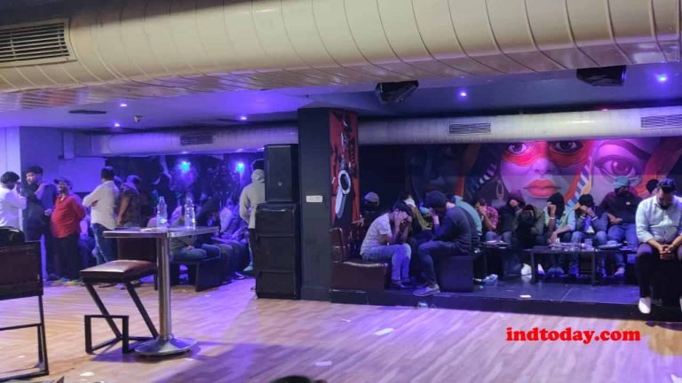 30 Held at Unlicensed Bar, Dancers In Hyderabad