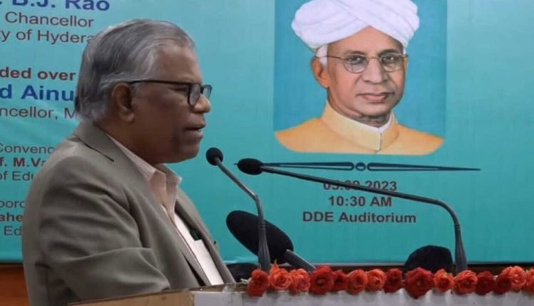 Prof. B. J. Rao delivers a Teacher’s Day lecture at MANUU