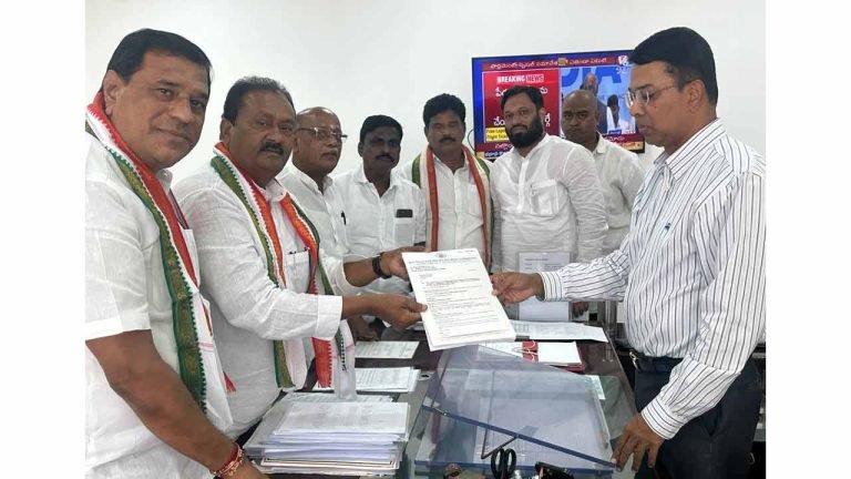 Shabbir Ali accuses CM KCR of manipulating poll process in Kamareddy