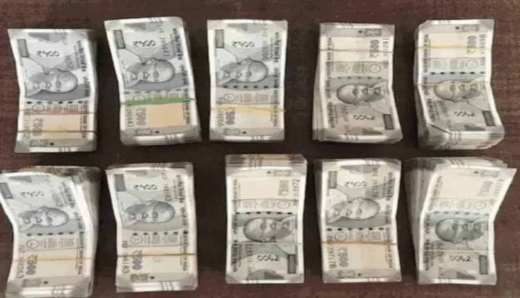Nearly 16 Lakhs Cash Seized In Hyderabad