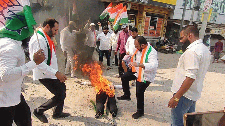 Congress protests against BJP for depicting Rahul Gandhi as Ravana