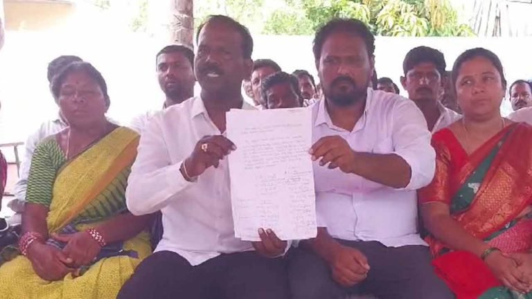 BRS Getting Shocks After Shocks: Mass Resignation In Mahabubabad