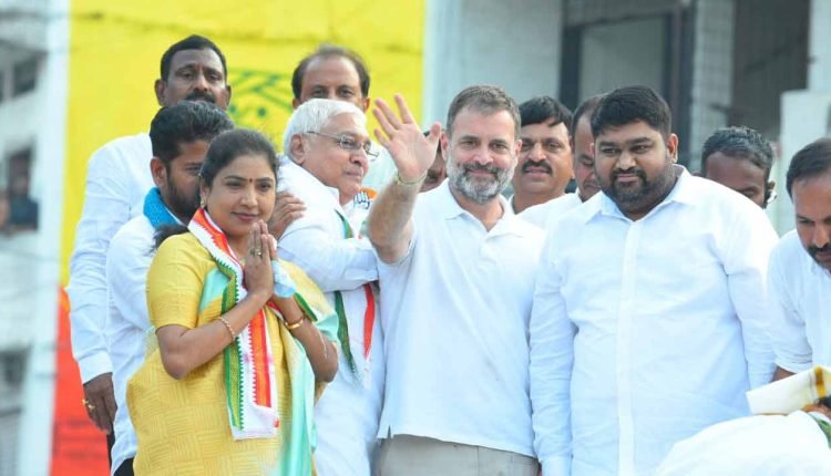 BRS MLA Rekha Naik Joined Congress In The Presence Of Rahul Gandhi