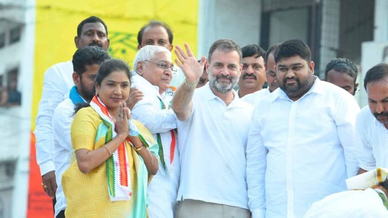 BRS MLA Rekha Naik Joined Congress In The Presence Of Rahul Gandhi