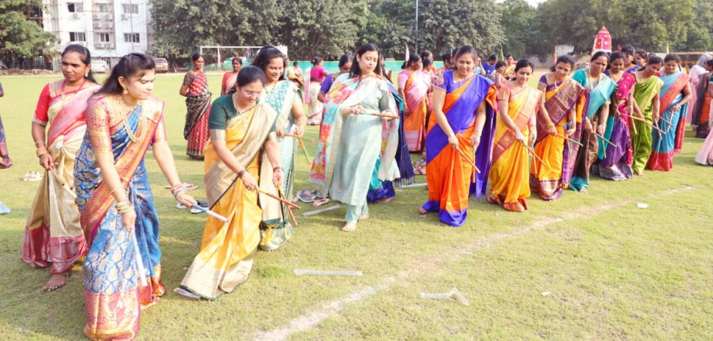 Cyberabad Women & Child Safety Wing, IPS, And Police Personnel Participated In The Bathukamma Celebrations Today