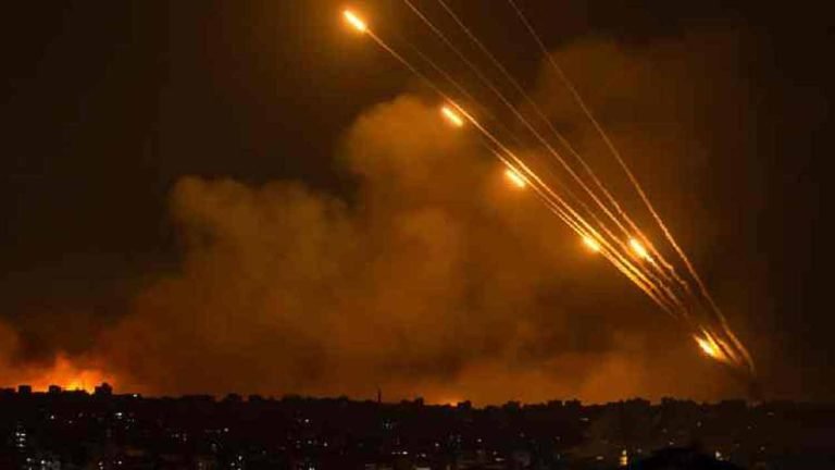Airstrikes in Gaza destroy 320 Hamas targets