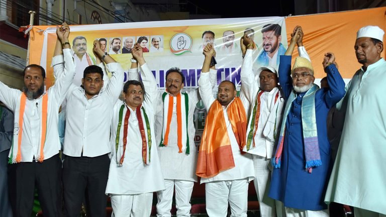 Congress Candidates receiving a tremendous response in the Old City