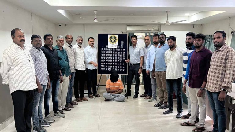 Nabbed Local Drug Peddler: Seized 82 Small Bottles Of Hash Oil