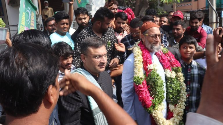 ‘Majlis aapki, aur Owaisi bhi aapka hai,’ says Asaduddin Owaisi during Paidal daura