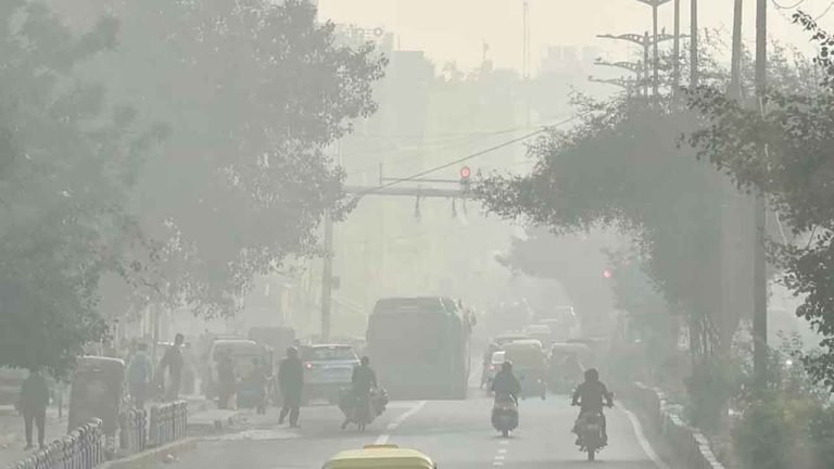 Delhi's Air Quality Plunges To 'severe' Again, Residents Grapple With The Toxic Haze