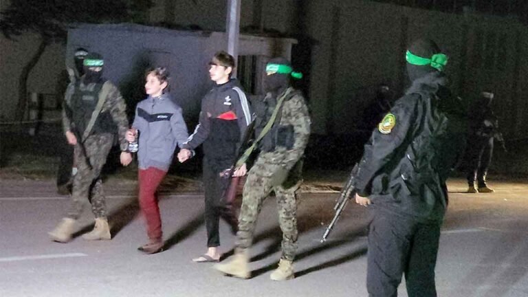 Hamas hands 10 more Israeli hostages to the Red Cross