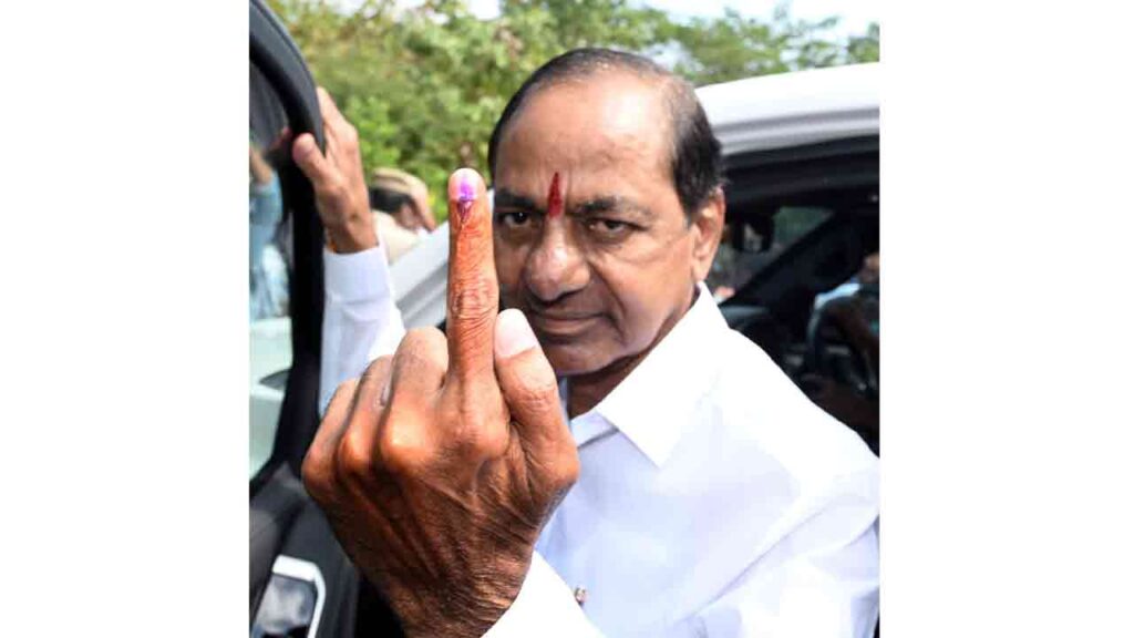 KCR And His Wife Cast Votes In Their Home Town