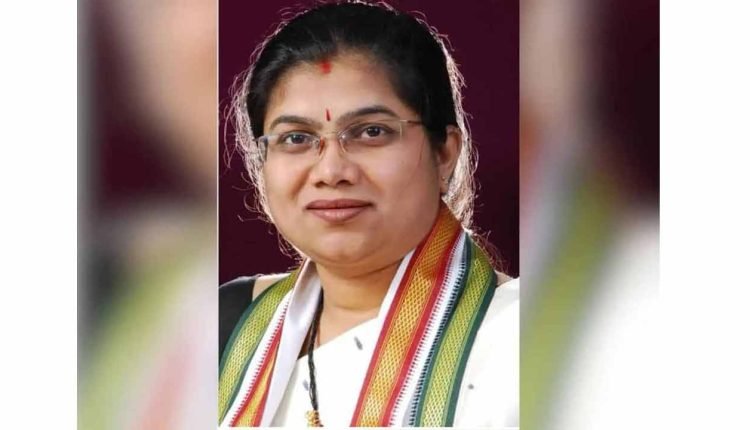 Palvai Sravanthi Resigns From Congress