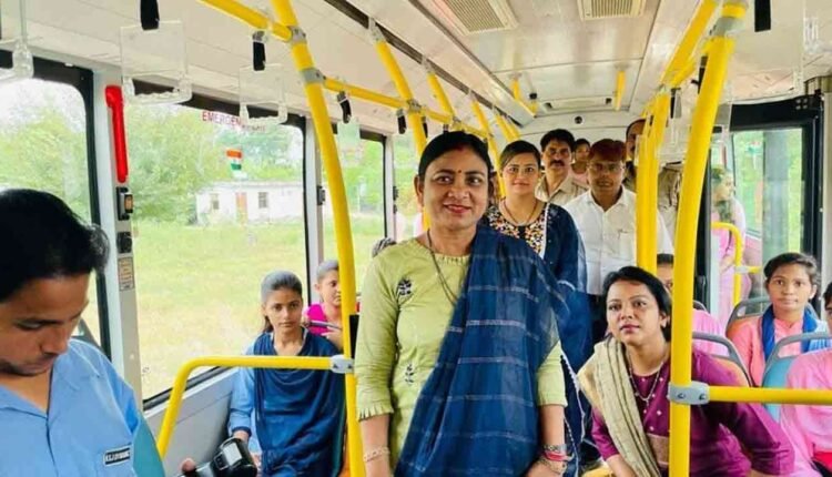 Free Travel For Women In The Pallevelugu And Express Buses