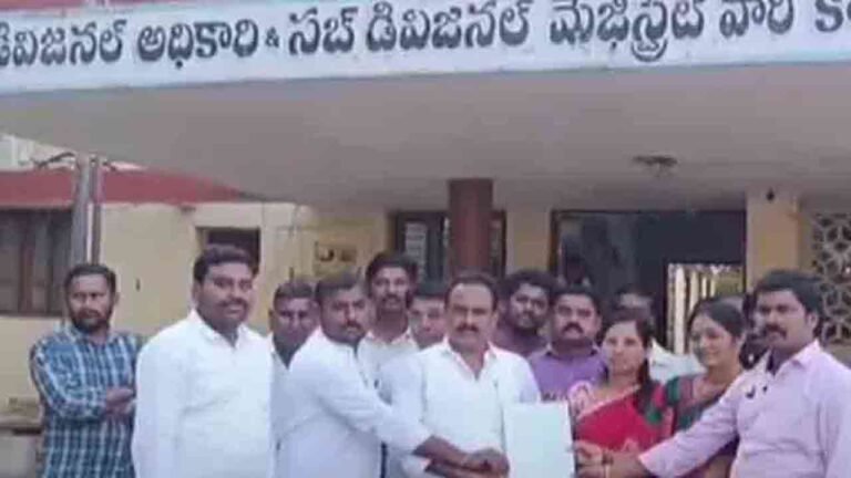 No Confidence Motion Against Velgatoor MPP Kunamalla Lakshmi
