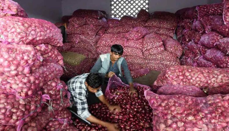 Centre Bans On The Export Of Onion Till Next Year