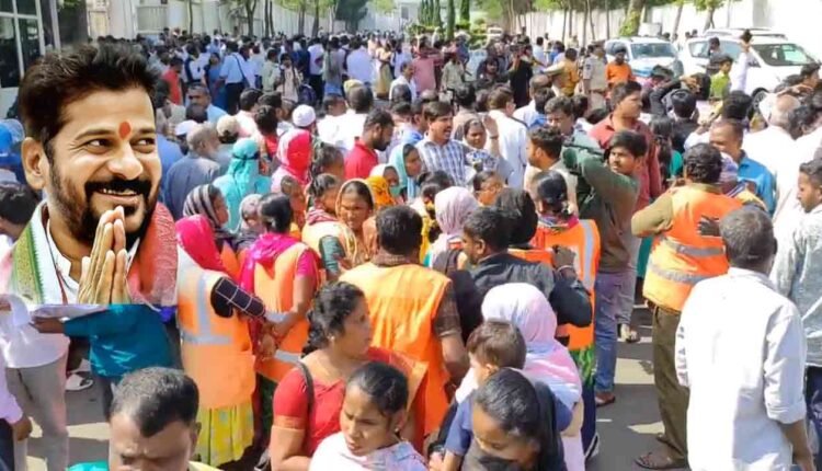 Ques Continues For Praja Vani Program: People Not Allowed After 10
