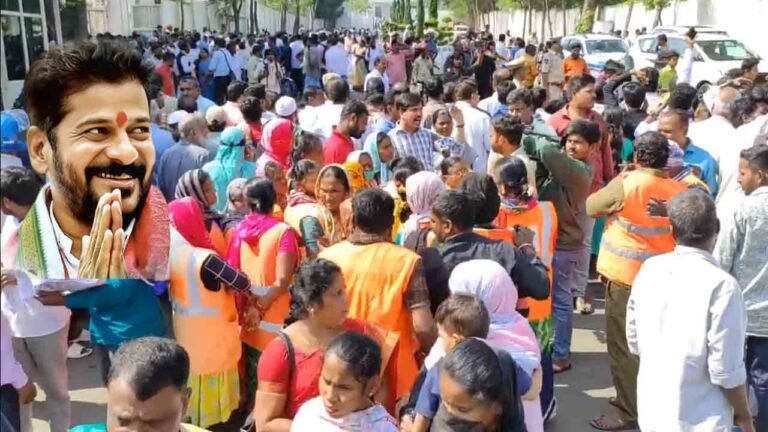 Ques Continues For Praja Vani Program: People Not Allowed After 10
