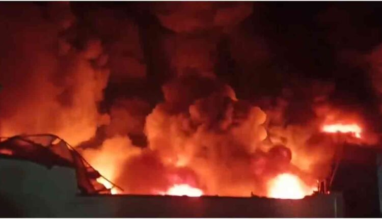 Massive Fire Broke Out In Paint Company In Amberpet 