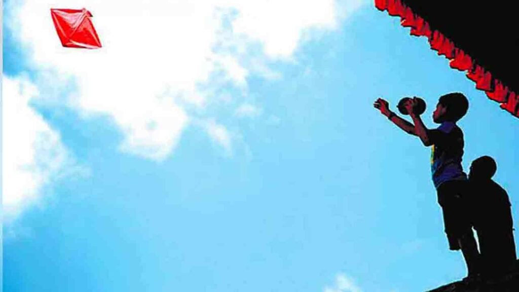 Boy Touched Electric Wire While Flying Kite; Died