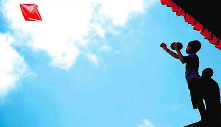 Boy Touched Electric Wire While Flying Kite; Died