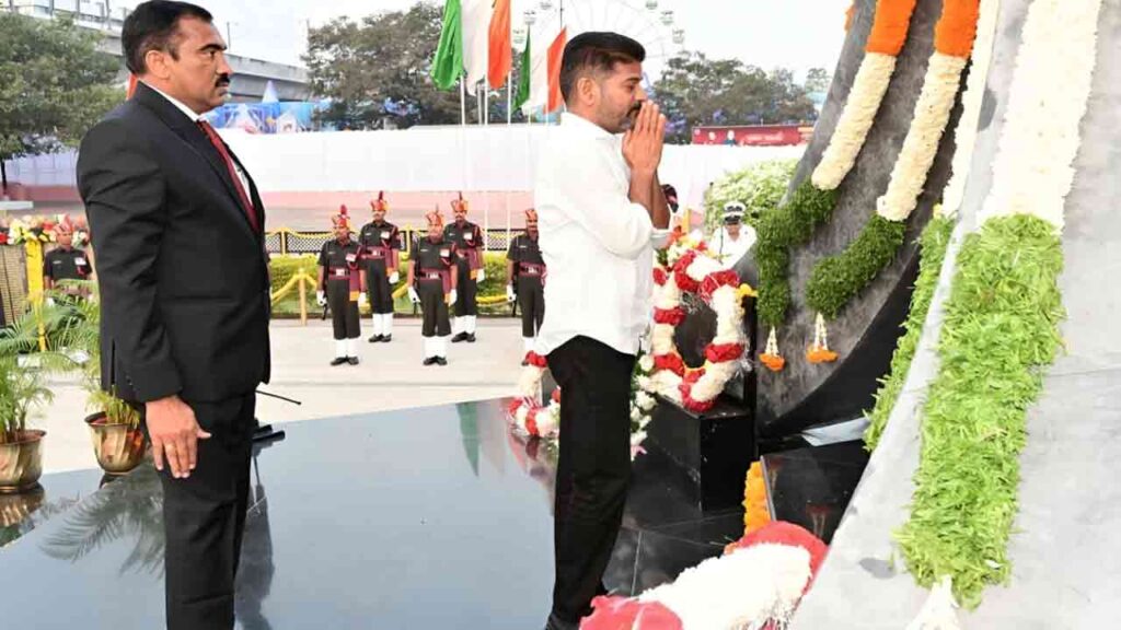 CM Revanth Reddy Paid Tribute To The Martyrs Stupa