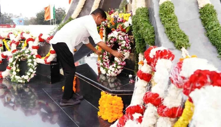 CM Revanth Reddy Paid Tribute To The Martyrs Stupa