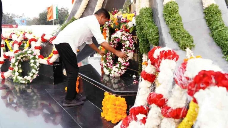 CM Revanth Reddy Paid Tribute To The Martyrs Stupa