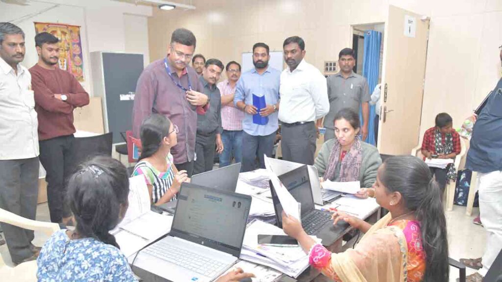 Online entry of every application received under Public Administration: Commissioner Ronald Rose