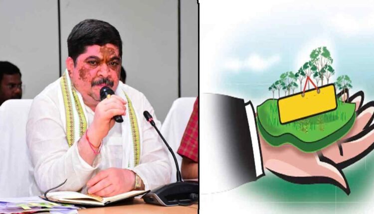 Ponnam Asks Officials To Act Strictly On Land Grabber 