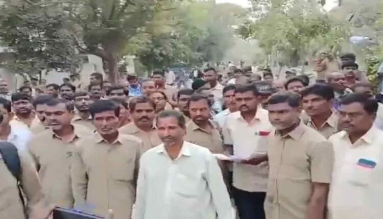 Suspended TSRTC Employees Meets CM Revanth