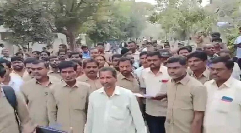 Suspended TSRTC Employees Meets CM Revanth