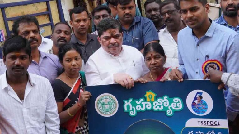 Free Electricity Worth Rs. 1000 To Each House: Ponnam Prabhakar
