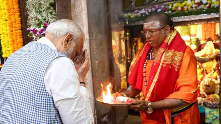 PM Modi Offers Prayers At Ujjaini Mahankali Temple In Secunderabad