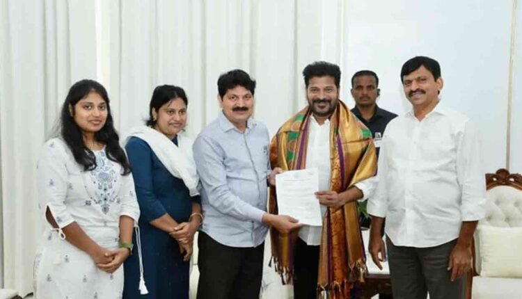 Continuous Shocks To KCR: Bhadrachalam MLA Meets CM Revanth