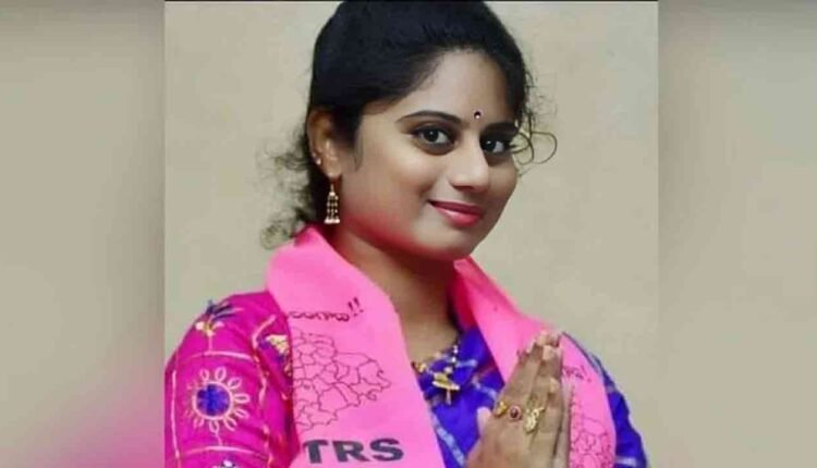 Tension Prevails As Congress Women Workers Attack GHMC Corporator