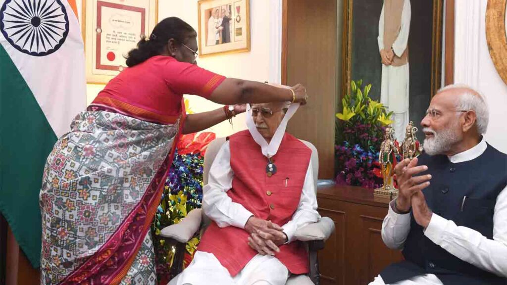 President Murmu Awarded Bharat Ratna To LK Advani