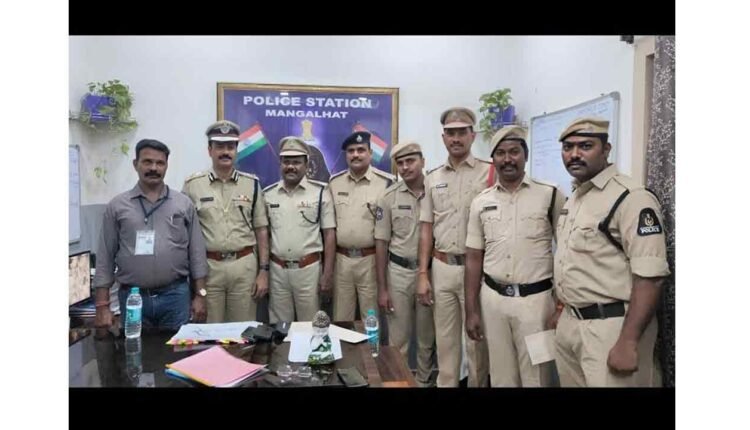 Police Commissioner Visited Mangalhat Police To Reward Personal For Seizing Rs. 1.50 Crore Unaccounted Money