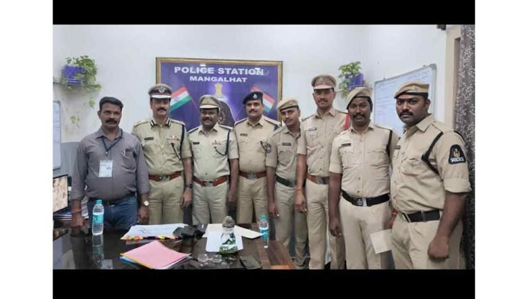 Police Commissioner Visited Mangalhat Police To Reward Personal For Seizing Rs. 1.50 Crore Unaccounted Money