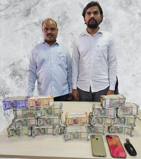 Hyderabad: Two Arrested for Illegal Cash Transportation, Rs. 40 Lakh Seized