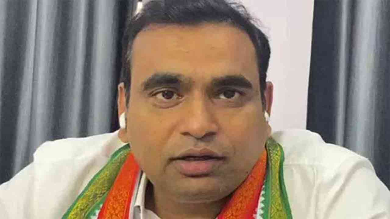 Case Against Congress LS Candidate From Bhongir In Land Grabbing